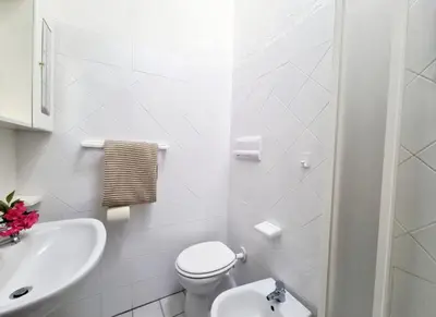 Bagno di SAN TEODORO CENTRO SPLENDIDO bilocale