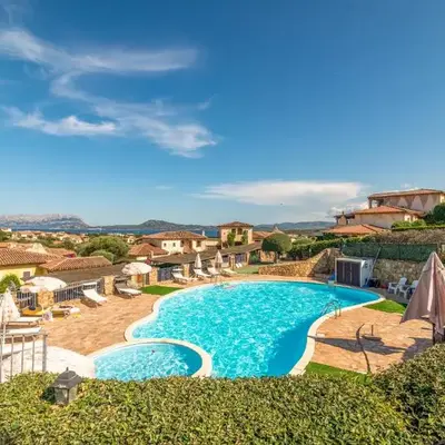 Belvedere 18 - 3 shared pool