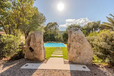 Piscina di STAZZO SAN TEODORO IL GINEPRO Piscina Condivisa o nelle vicinanze