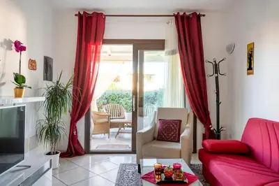 Area soggiorno di Home and Life Olbia Holiday