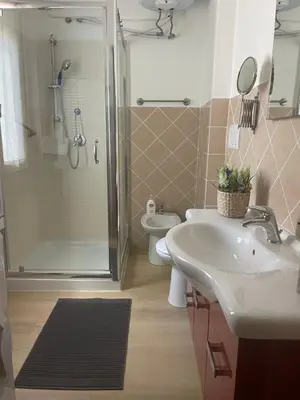 Bagno di Accogliente bilocale in centro a Olbia
