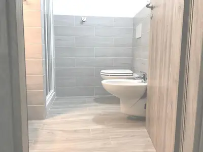 Bagno di Monolocale in Zona Centrale
