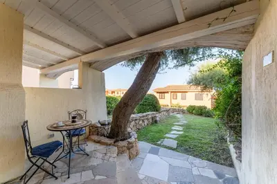 Giardino di ISA-Residence Baia de Bahas Golfo di Marinella