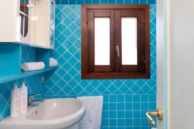 Bagno di Casa Le Sirene by Wonderful Italy