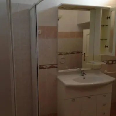 Bagno di Villetta con giardino e posto auto