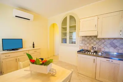 Cucina o angolo cottura di Relaxing Le Residenze del Maria Rosaria no2210 sleeps 3 persons