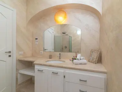 Bagno di Holiday Home Romeo by Interhome