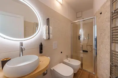 Bagno di Dome House