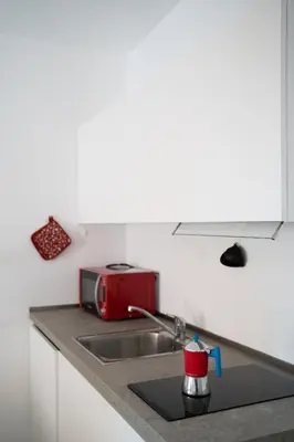 Cucina o angolo cottura di MONOLOCALE STUDIO Mirko