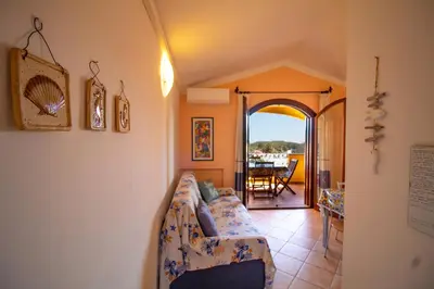 Area soggiorno di [Olbia 15 minutes] Enchanting sea view