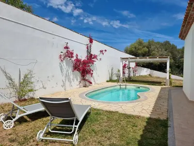 Piscina di Villa Lu Tizzoni o nelle vicinanze