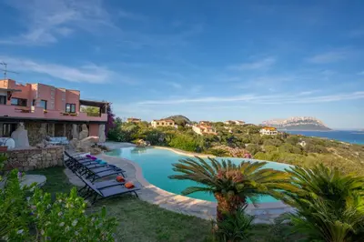 Paesaggio naturale nelle vicinanze della villa