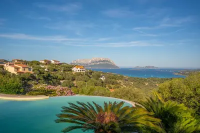 Paesaggio naturale nelle vicinanze della villa