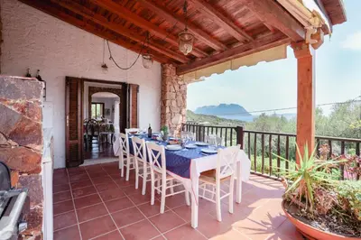 Paesaggio naturale nelle vicinanze della villa