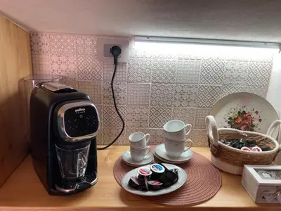Set per la preparazione di tè e caffè presso Apollo