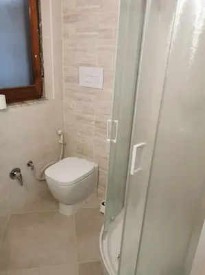 Bagno di Happy sun on the hill