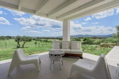 Paesaggio naturale nelle vicinanze della villa