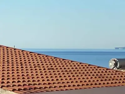 Vista generica sul mare o vista sul mare dall'interno della casa vacanze