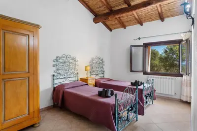 Letto o letti in una camera di Historic Farm House -Countryside & Sea View-