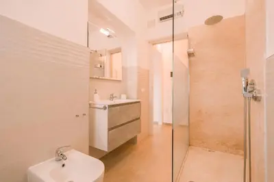 Bagno di Domus Lucia 1