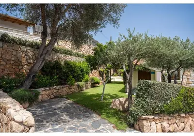 Giardino di Villa Laura - Elegant Sea View Retreat