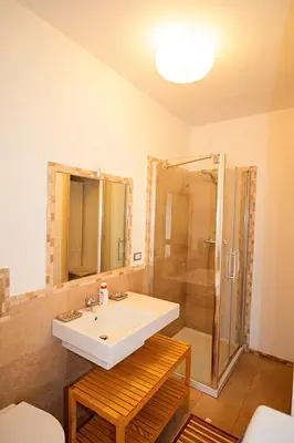 Bagno di Appartamento grande ed elegante, vicinissimo alla spiaggia e al porto