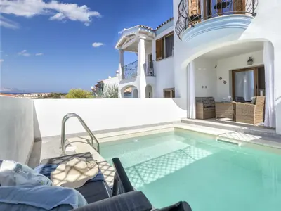 Piscina di Holiday Home Victoria by Interhome o nelle vicinanze