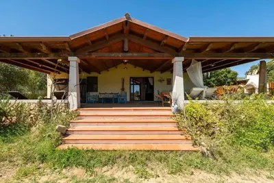 Giardino di Al mare a Capo Comino