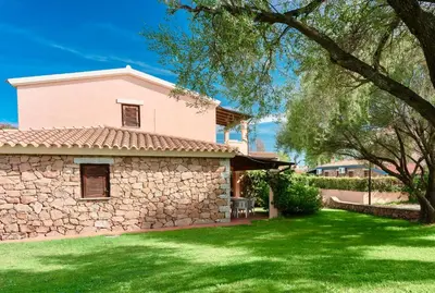 Giardino di Residence Gallura San Teodoro