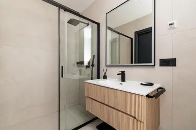 Bagno di Luxurious - AZULIS#3 - 2BR Fully Equipped Condo - Garden - FREE Parking