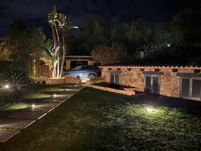 Giardino di splendido open space in Villa Veronica Porto Istana