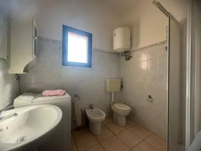 Bagno di fta-aga144p1 casa 4 posti vicino al mare Budoni