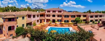 Piscina di Residence with swimming-pool in Sos Alinos o nelle vicinanze