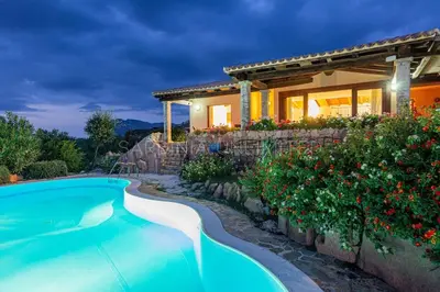 Piscina di Villa Brandinchi o nelle vicinanze