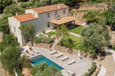 Piscina di Villa Canto Antico o nelle vicinanze