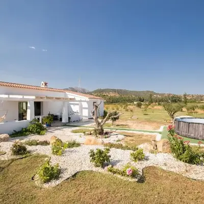 Villa s'ena e su juncu