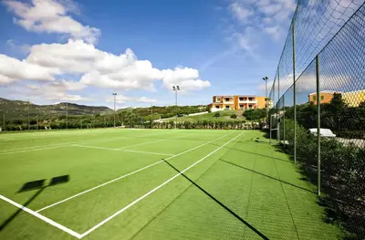 Attività di tennis o squash presso l'hotel o nelle vicinanze