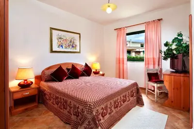 Letto o letti in una camera di Apartments with air conditioning in Sos Alinos