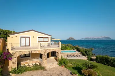 Paesaggio naturale nelle vicinanze della villa