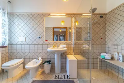Bagno di Lussuosa Villa con piscina a Porto Rotondo