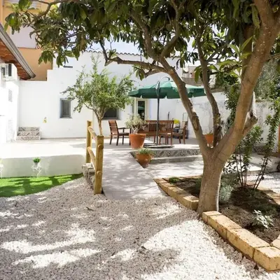 Modern and Historical Refuge