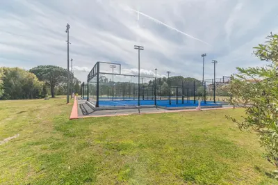 Attività di tennis o squash presso l'appartamento o nelle vicinanze
