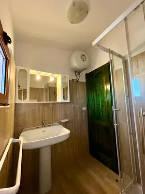 Bagno di Grazioso trilocale a Porto Ottiolu