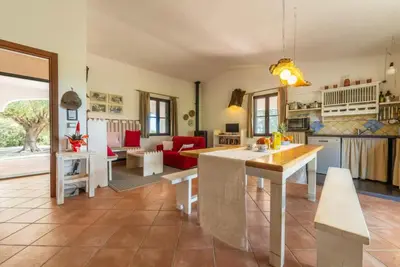 Cucina o angolo cottura di Lovely cottage with garden near Orosei