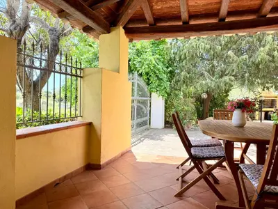 Balcone o terrazza di La Calabasa - Villetta a pochi passi dalla spiaggia di Sa Curcurica