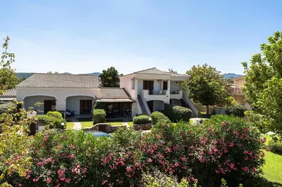 Giardino di Charming Le Dimore di Budoni 2 Bedroom Apt T6
