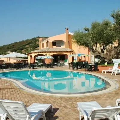 Residence with swimming pool just 5 minutes from Budoni