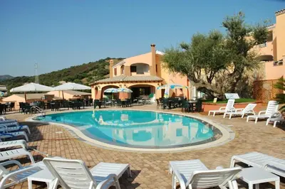 Piscina di ISA-Residence with swimming pool near Budoni o nelle vicinanze