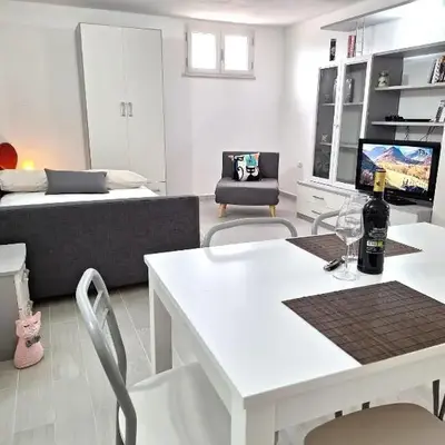 Casa Blanchette