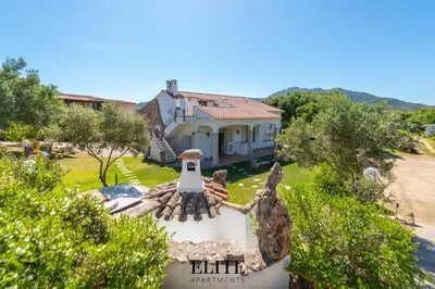 Paesaggio naturale nelle vicinanze della villa